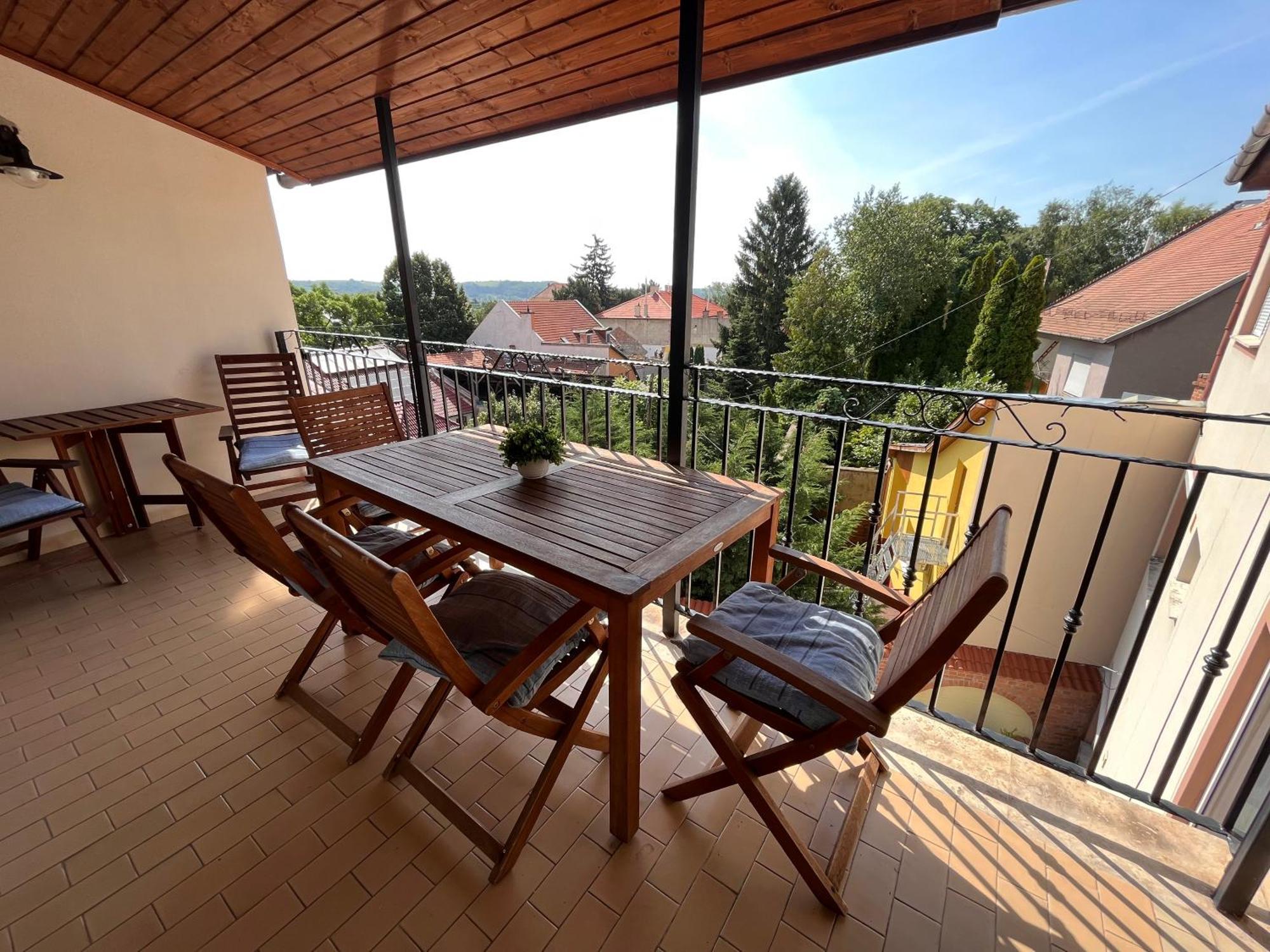 Pacsirta Apartman Grand Erlau Exterior foto