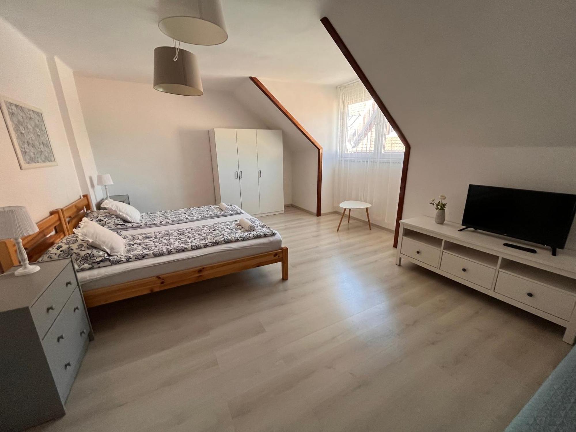 Pacsirta Apartman Grand Erlau Exterior foto