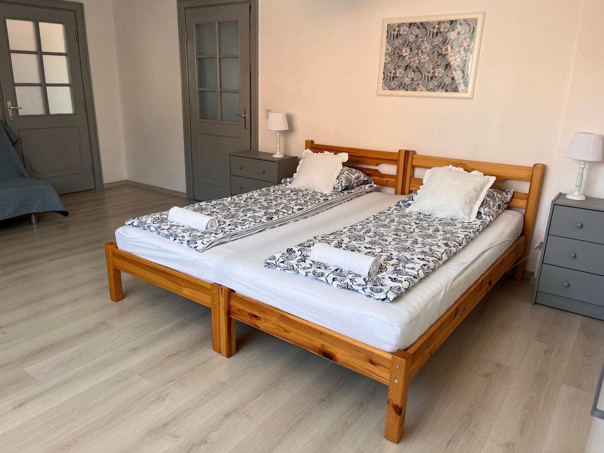 Pacsirta Apartman Grand Erlau Exterior foto